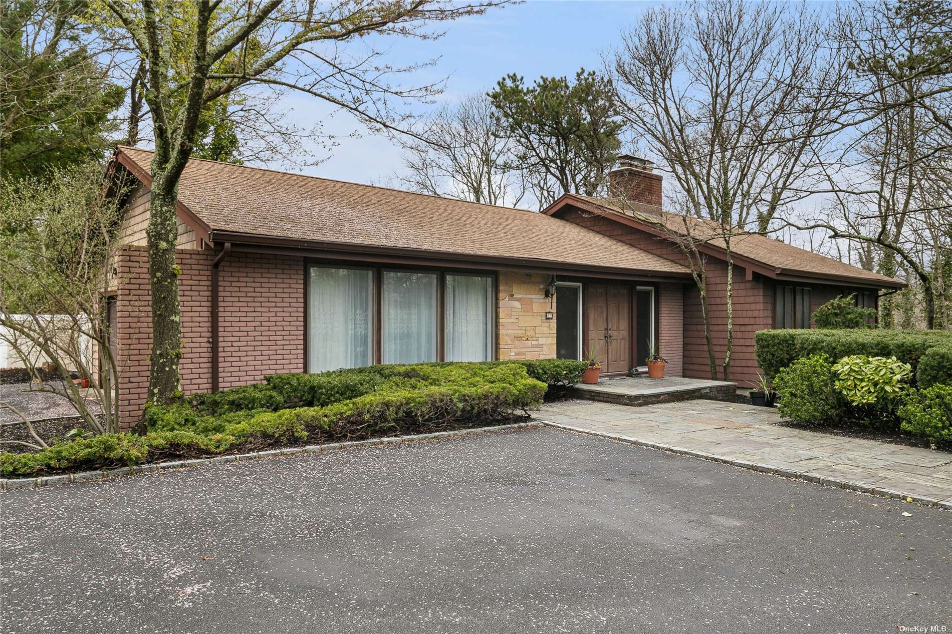 Property for Sale at 87 Grandview Lane, Smithtown, Hamptons, NY - Bedrooms: 4 
Bathrooms: 3  - $735,000