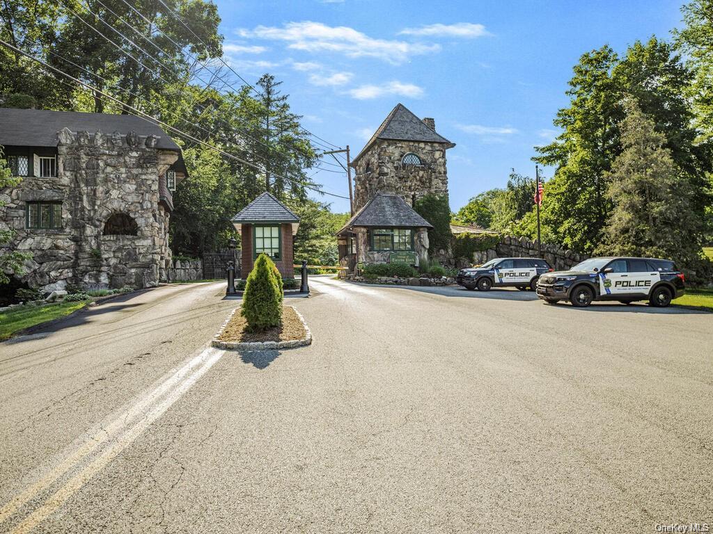 Lookout Mountain Road, Tuxedo Park, New York image 11