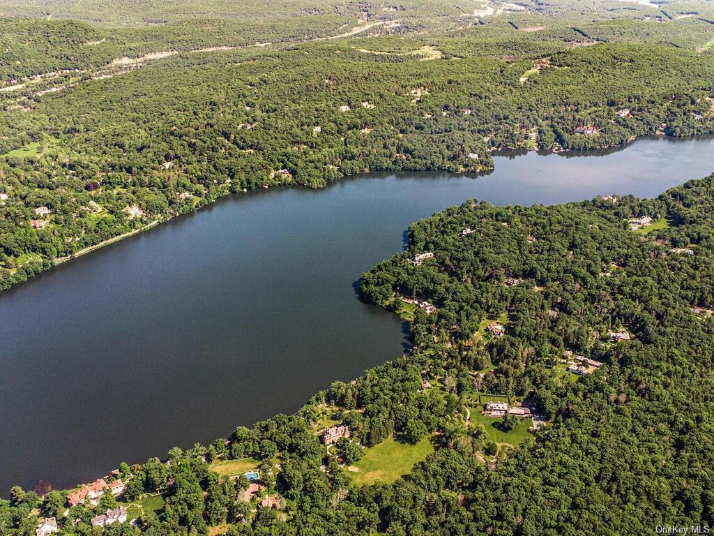 Lookout Mountain Road, Tuxedo Park, New York image 5