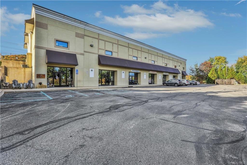 145 Windsor Highway