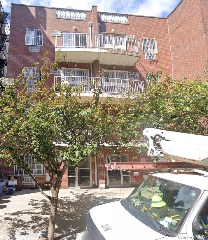 4138 66th Street 5A, Woodside, Queens, NY - 1 Bedrooms  
1 Bathrooms  
4 Rooms - 