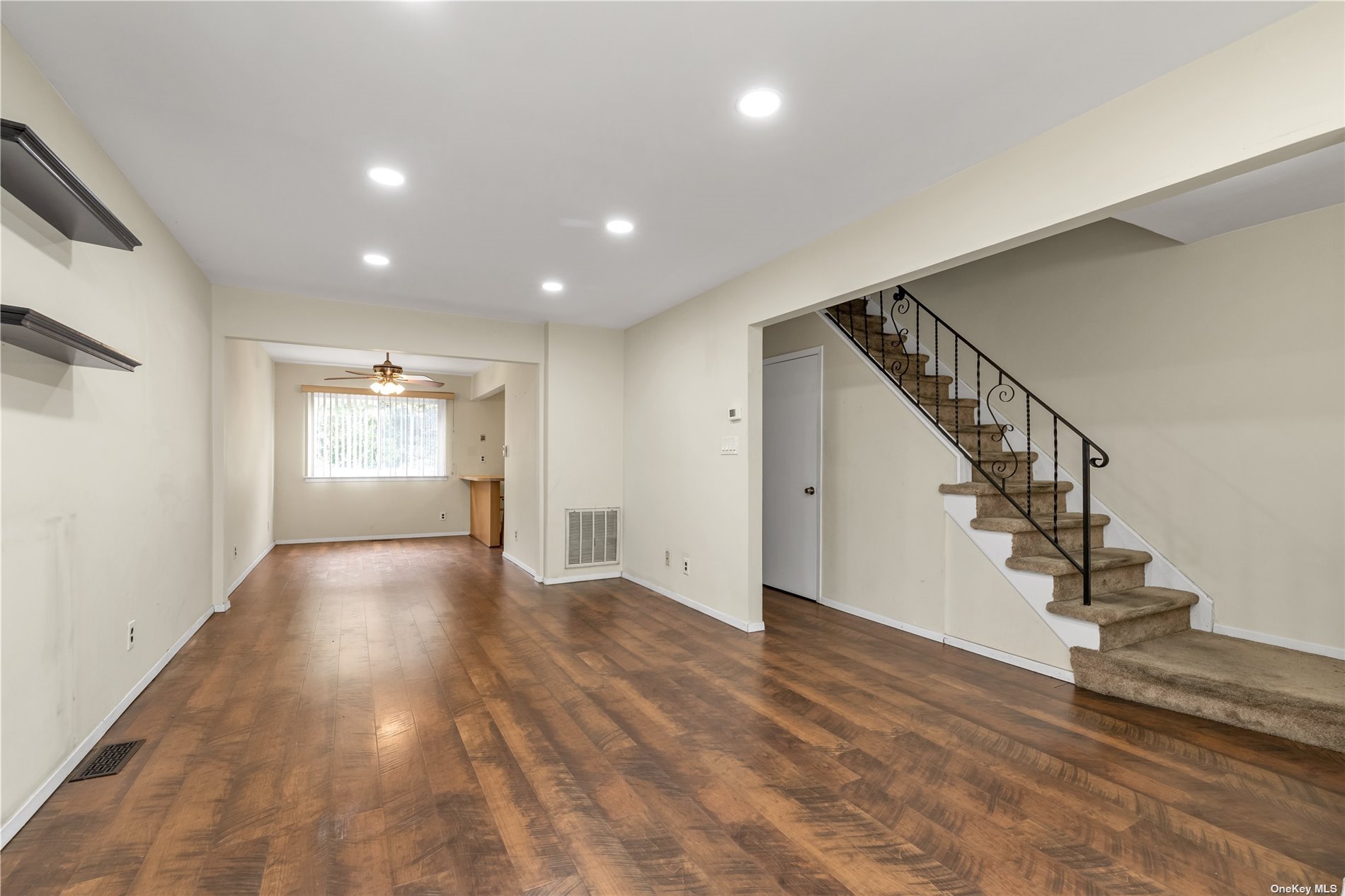 36 Town House Drive #36, Massapequa Park, New York image 2