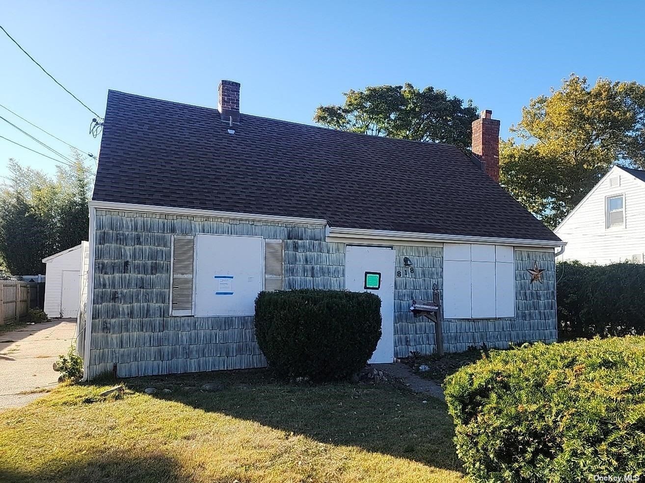 818 County Line Road, Amityville, New York image 1