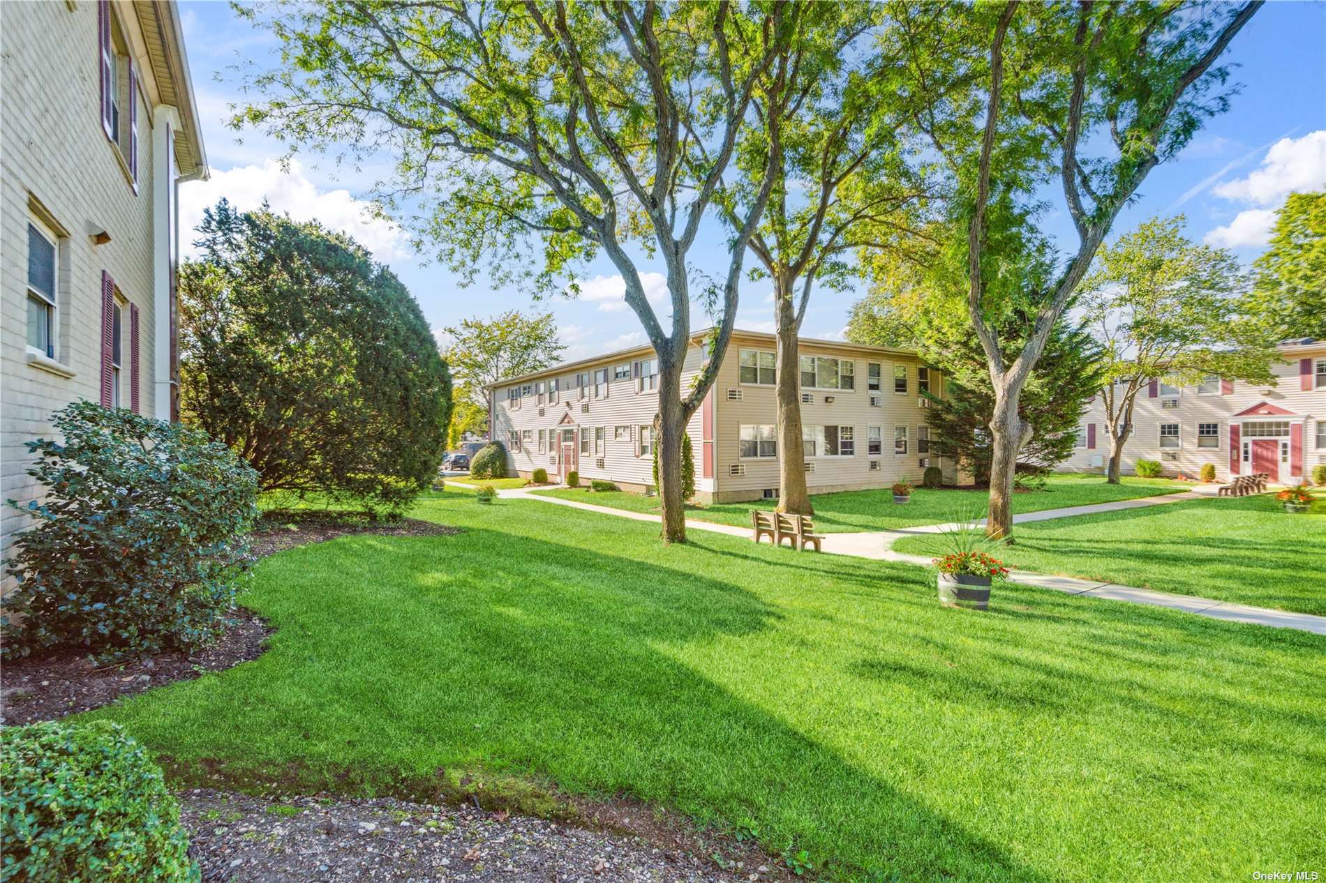 324 Post Ave #6E, Westbury, New York image 3
