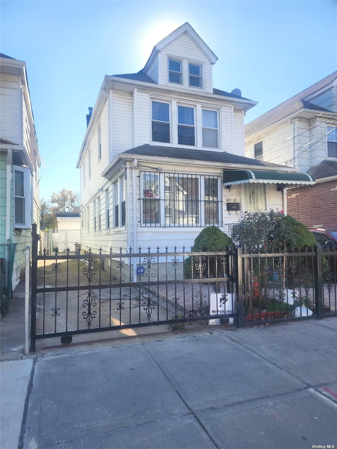 Property for Sale at 119th Avenue, Jamaica, Queens, NY - Bedrooms: 3 
Bathrooms: 3 
Rooms: 7  - $709,500
