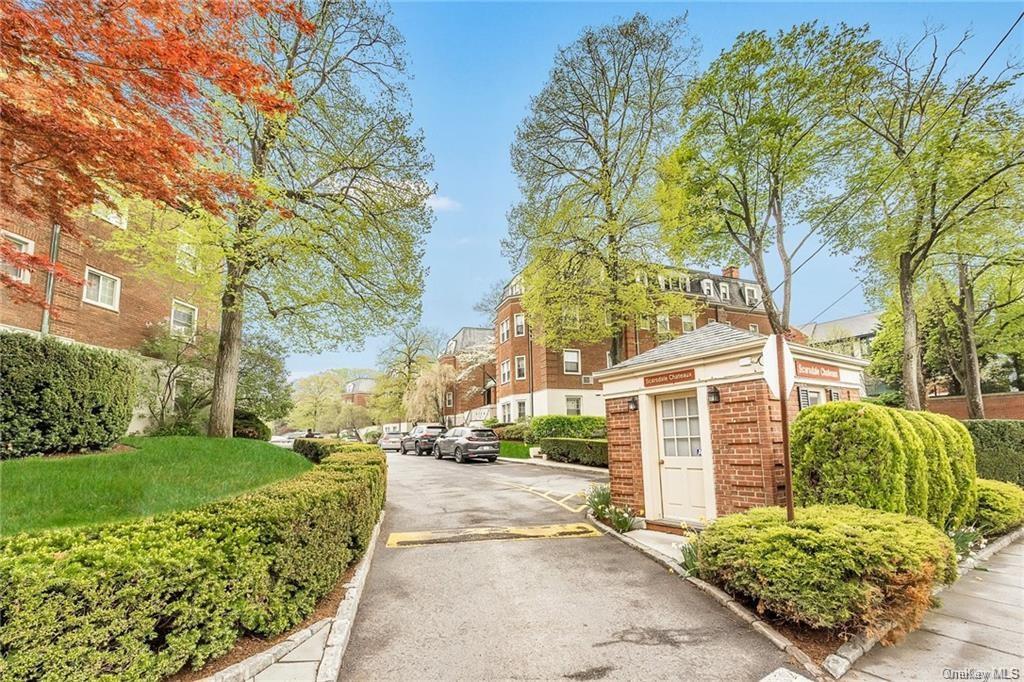 3 Chateaux Circle 3I, Scarsdale, New York - 1 Bedrooms  
1 Bathrooms  
3 Rooms - 