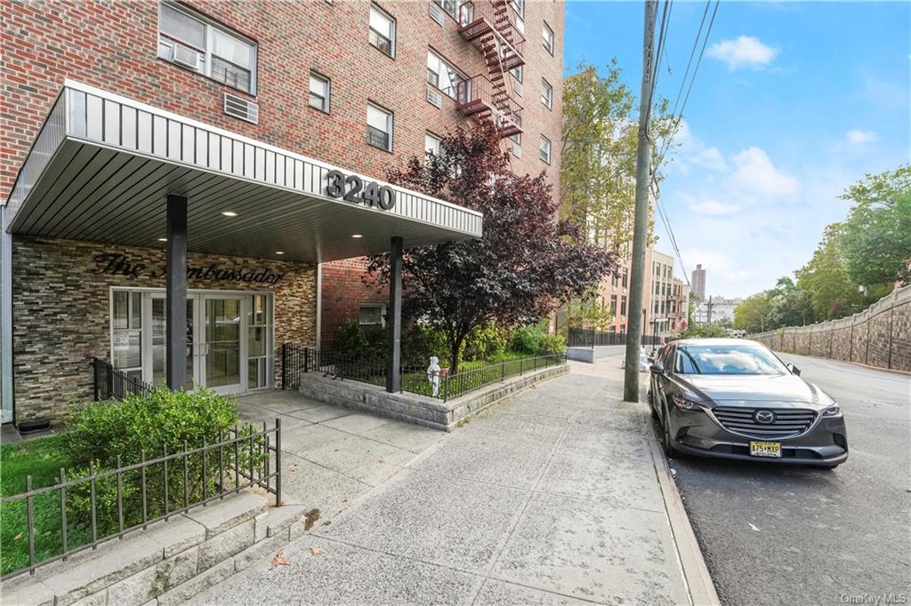 Property for Sale at 3240 Riverdale Avenue 4B, Bronx, New York - Bedrooms: 2 
Bathrooms: 1 
Rooms: 5  - $219,999