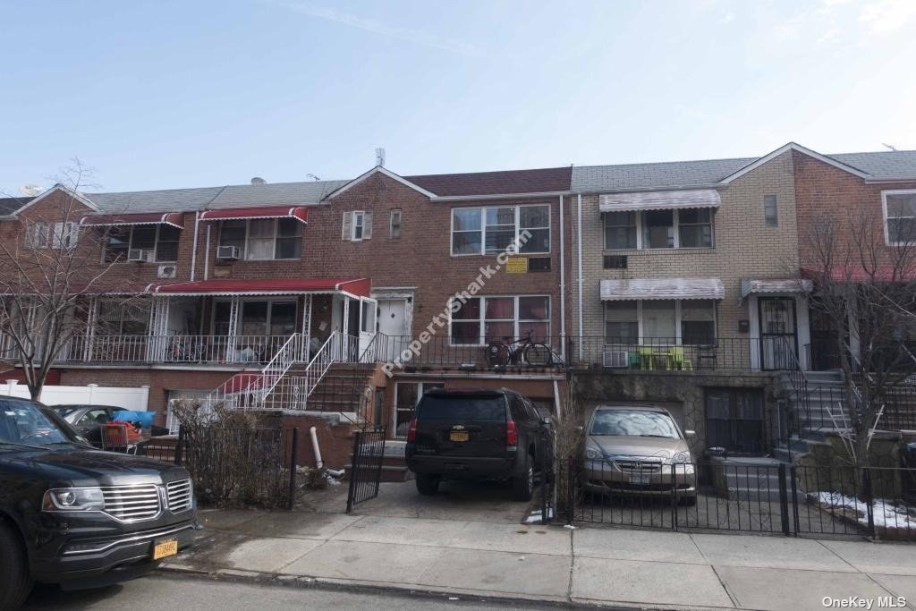 Property for Sale at 4725 49th Street, Woodside, Queens, NY - Bedrooms: 5 
Bathrooms: 3 
Rooms: 11  - $1,759,000