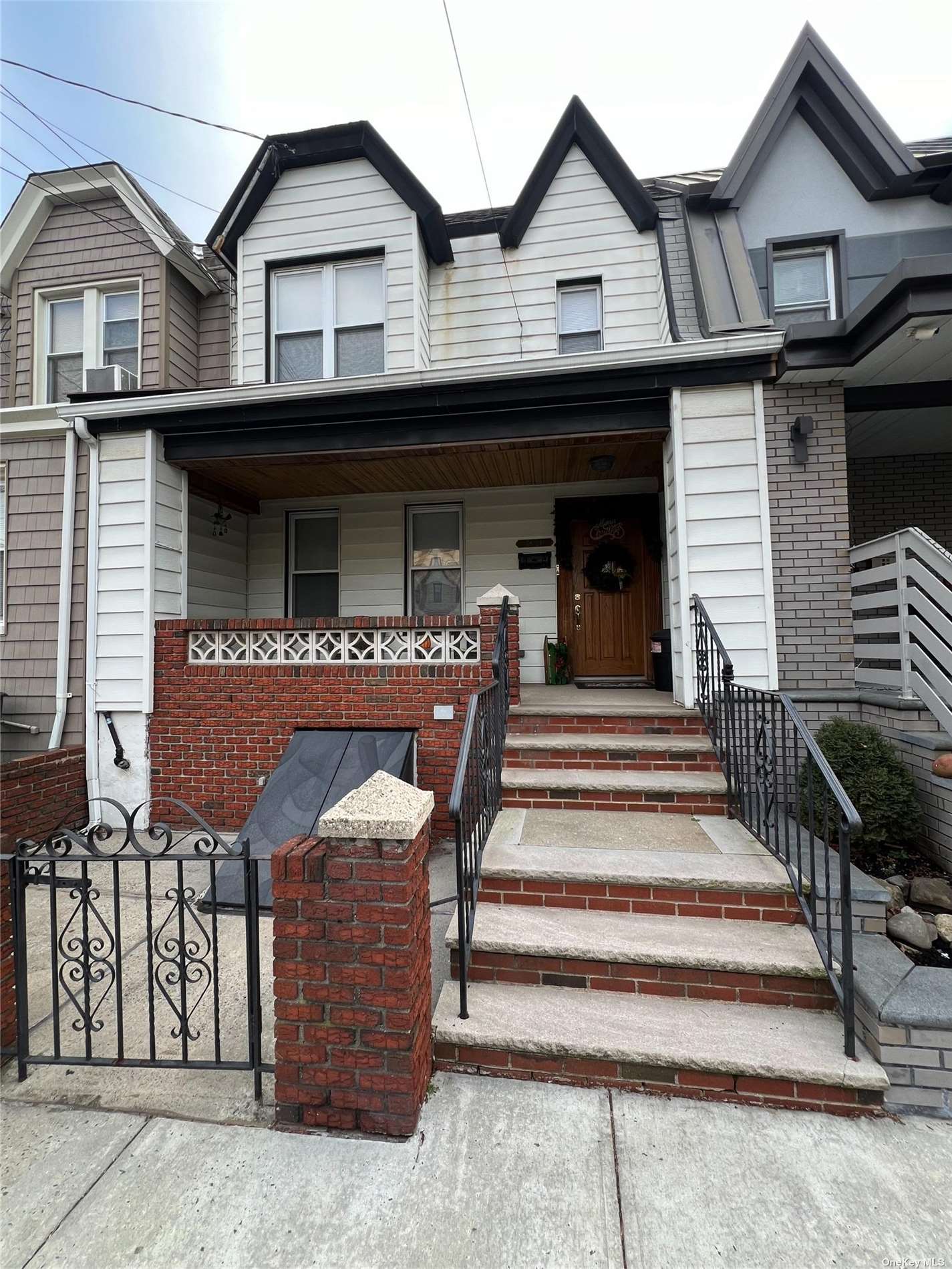 Property for Sale at 68th Avenue, Middle Village, Queens, NY - Bedrooms: 3 
Bathrooms: 2 
Rooms: 6  - $875,000