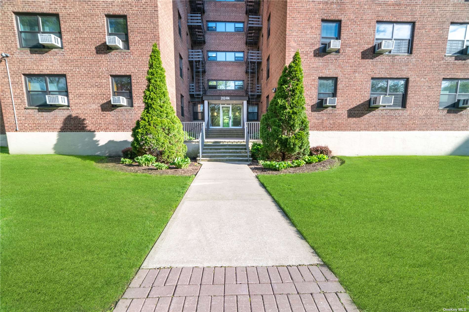 212-04 75th Avenue #3M, Oakland Gardens, New York image 1