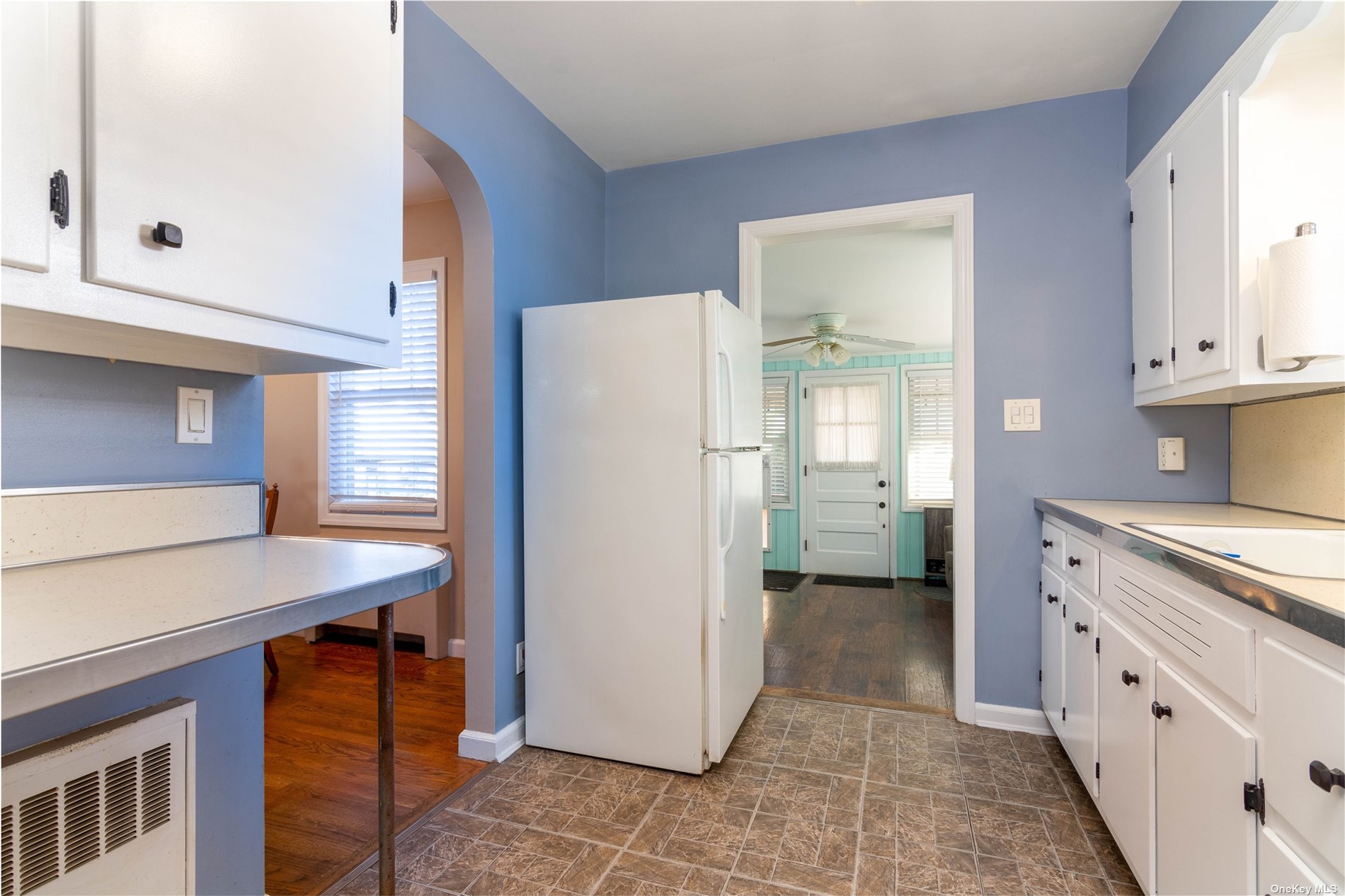 Photo 9 of 28 of 1878 Stuyvesant Avenue house