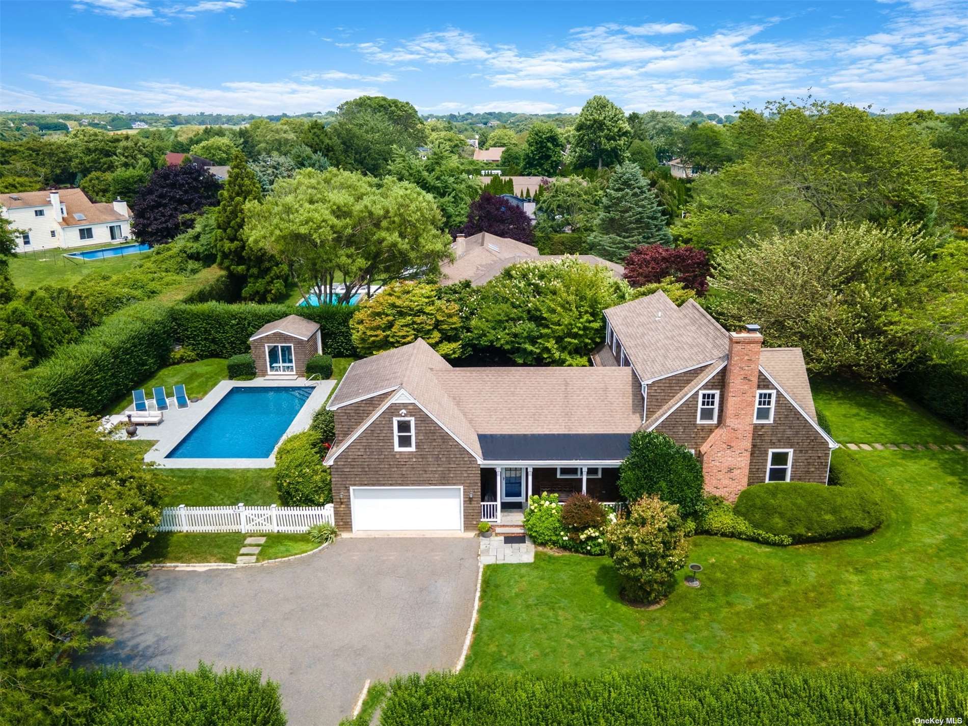 140 Potato Field Lane, Southampton, Hamptons, NY - 4 Bedrooms  
3 Bathrooms - 