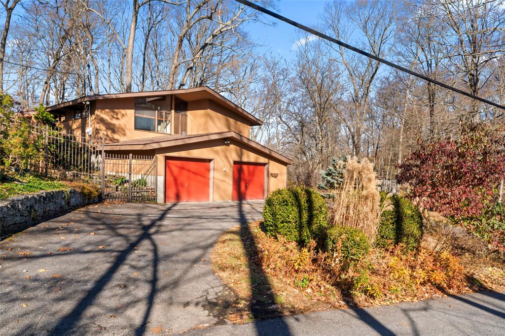 7 Out Post Road, Katonah, New York image 3