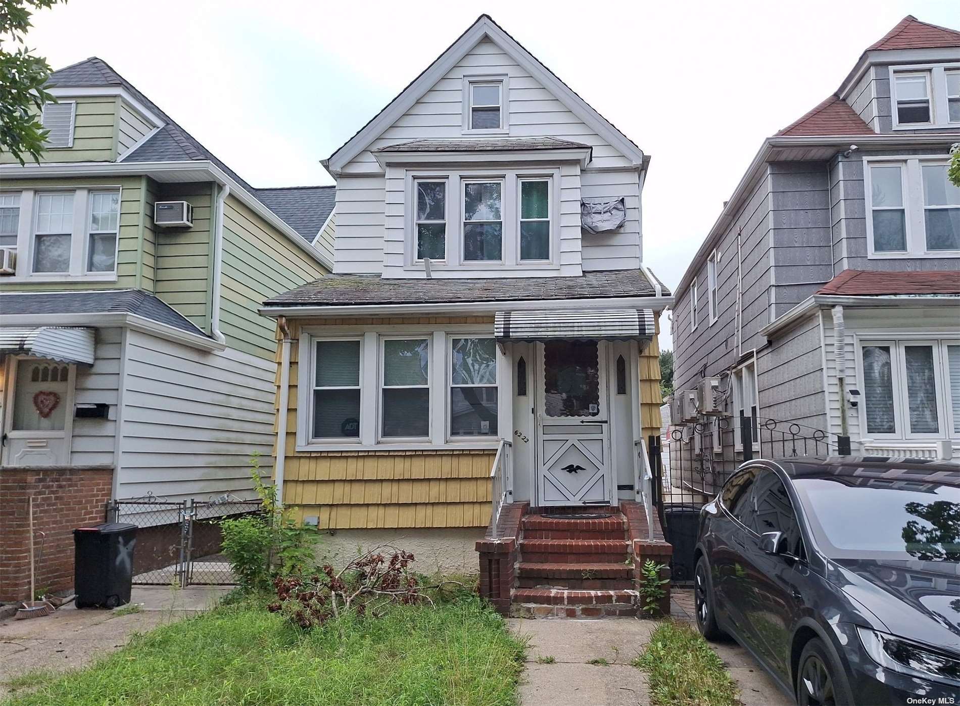 Property for Sale at 6222 80th Road, Glendale, Queens, NY - Bedrooms: 3 
Bathrooms: 2 
Rooms: 6  - $779,900