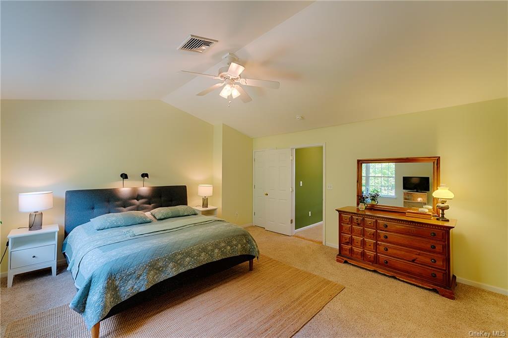 Hyde Park, New York 12538, United States, 3 Bedrooms Bedrooms, ,3 BathroomsBathrooms,Residential,Pending,39141