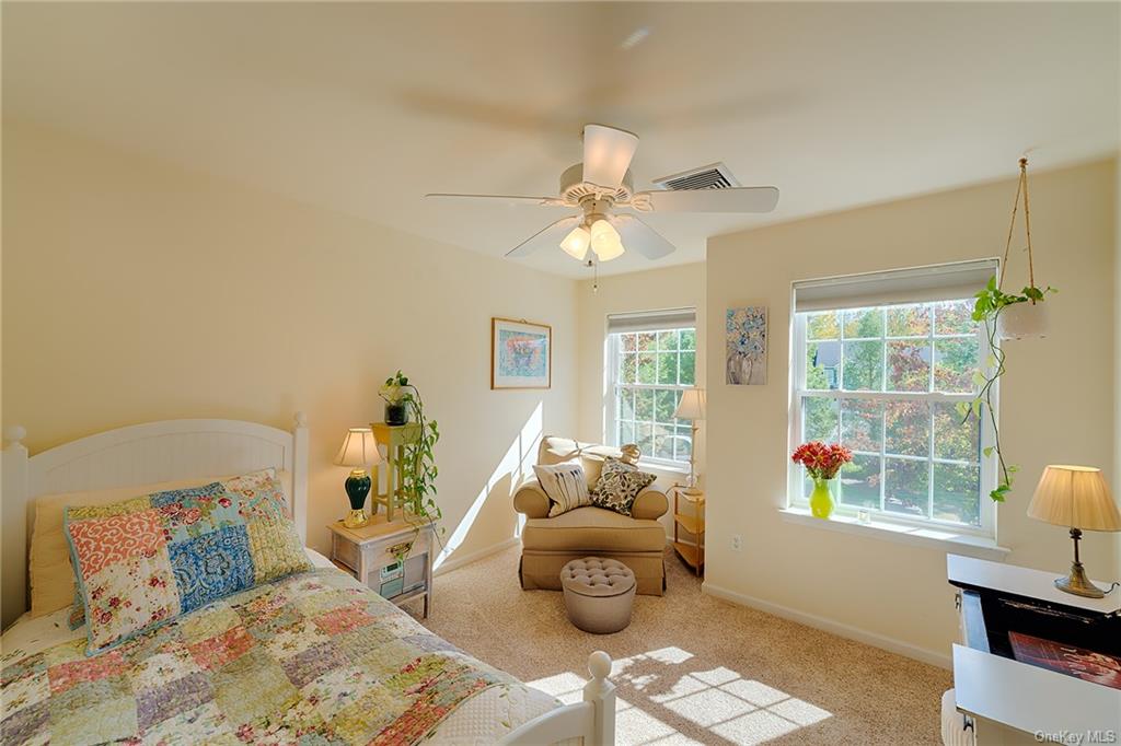 Hyde Park, New York 12538, United States, 3 Bedrooms Bedrooms, ,3 BathroomsBathrooms,Residential,Pending,39141