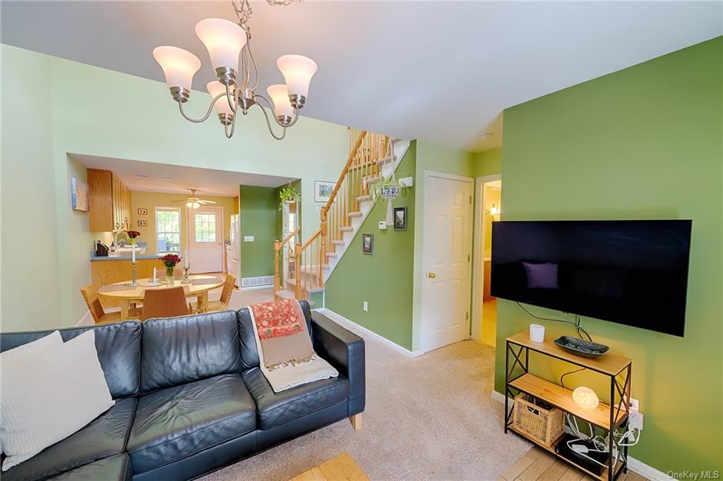 Hyde Park, New York 12538, United States, 3 Bedrooms Bedrooms, ,3 BathroomsBathrooms,Residential,Pending,39141