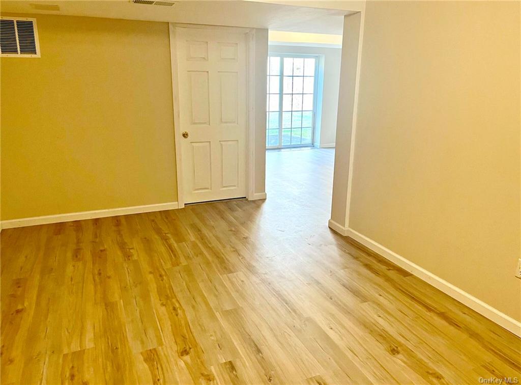 Hyde Park, New York 12538, United States, 3 Bedrooms Bedrooms, ,3 BathroomsBathrooms,Residential,Pending,39141