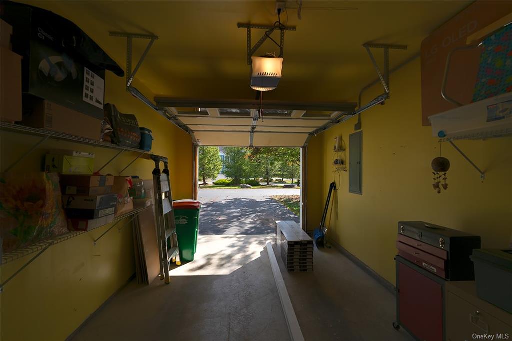 Hyde Park, New York 12538, United States, 3 Bedrooms Bedrooms, ,3 BathroomsBathrooms,Residential,Pending,39141