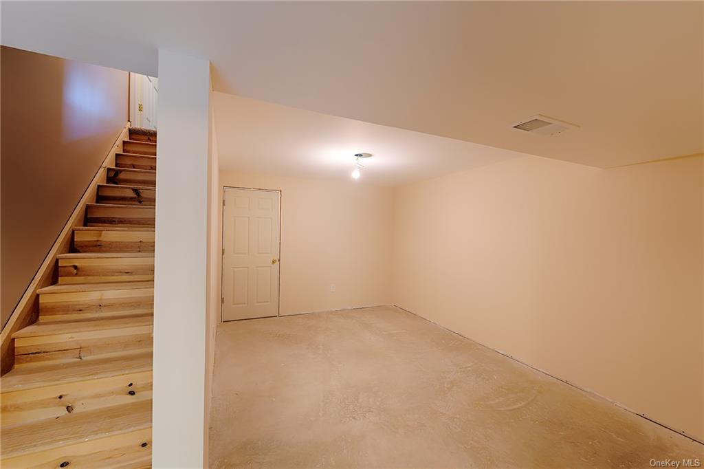 Hyde Park, New York 12538, United States, 3 Bedrooms Bedrooms, ,3 BathroomsBathrooms,Residential,Pending,39141