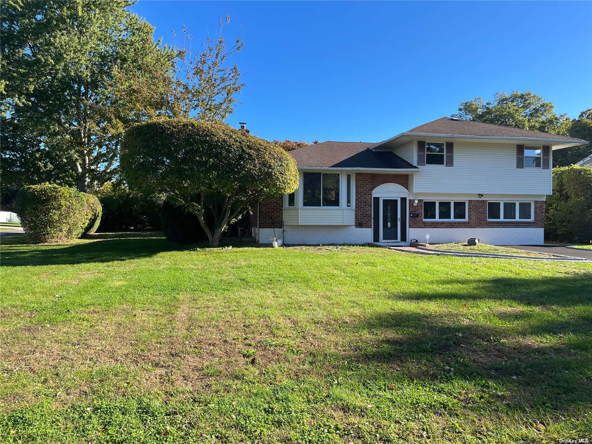 Property for Sale at 1 Waner Street, Commack, Hamptons, NY - Bedrooms: 3 
Bathrooms: 2  - $788,000