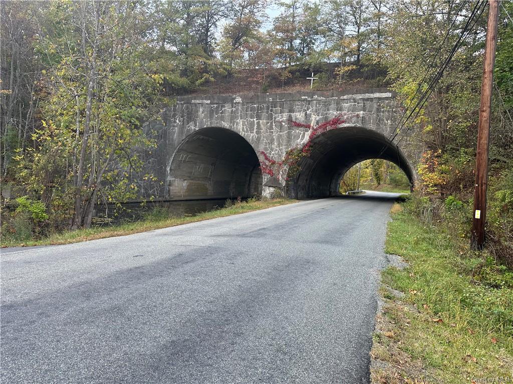 Twin Arch Road, Rock Tavern, New York image 6