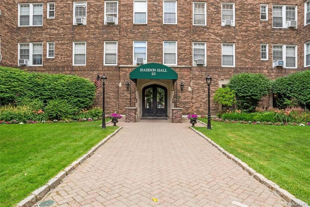 Property for Sale at 25 Parkview Avenue 4A, Bronxville, New York - Bedrooms: 2 
Bathrooms: 2 
Rooms: 5  - $589,999