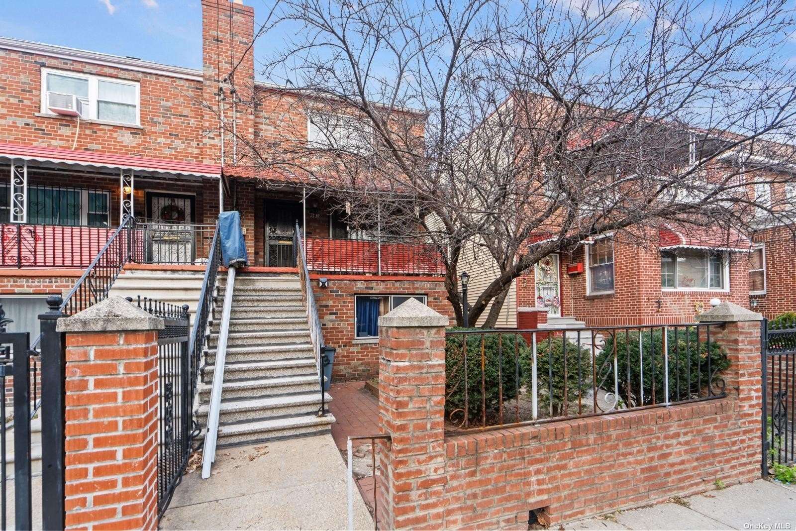Property for Sale at 963 E 225th Street, Bronx, New York - Bedrooms: 4 
Bathrooms: 3 
Rooms: 7  - $599,000