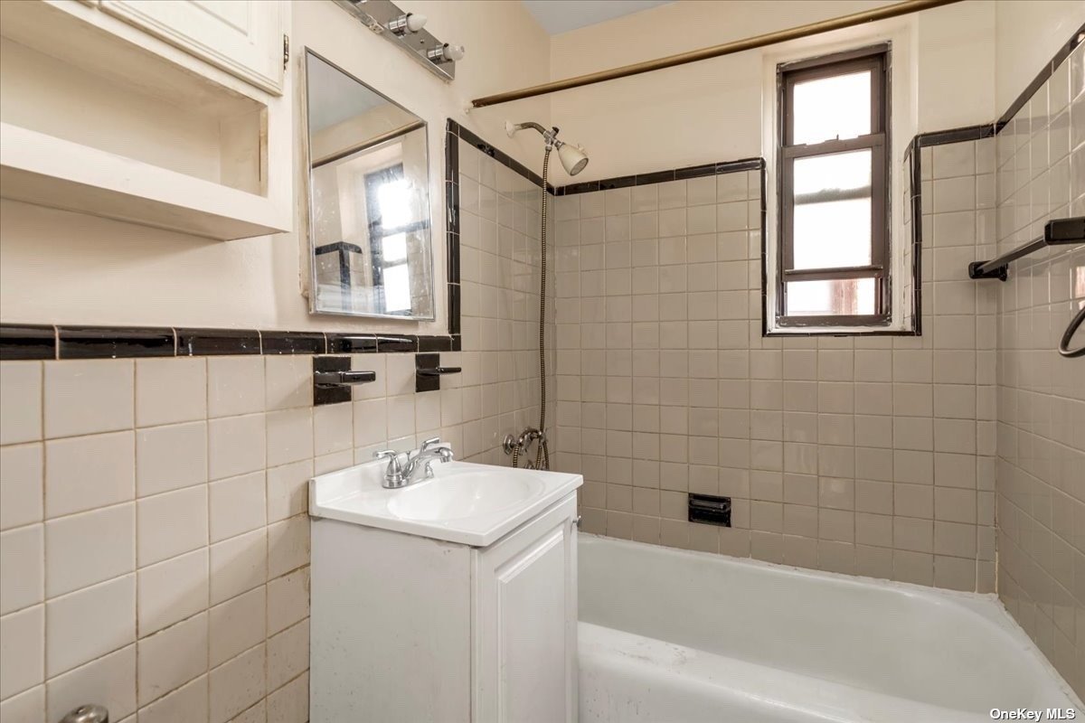 34-30 78th Street #3B, Jackson Heights, New York image 5