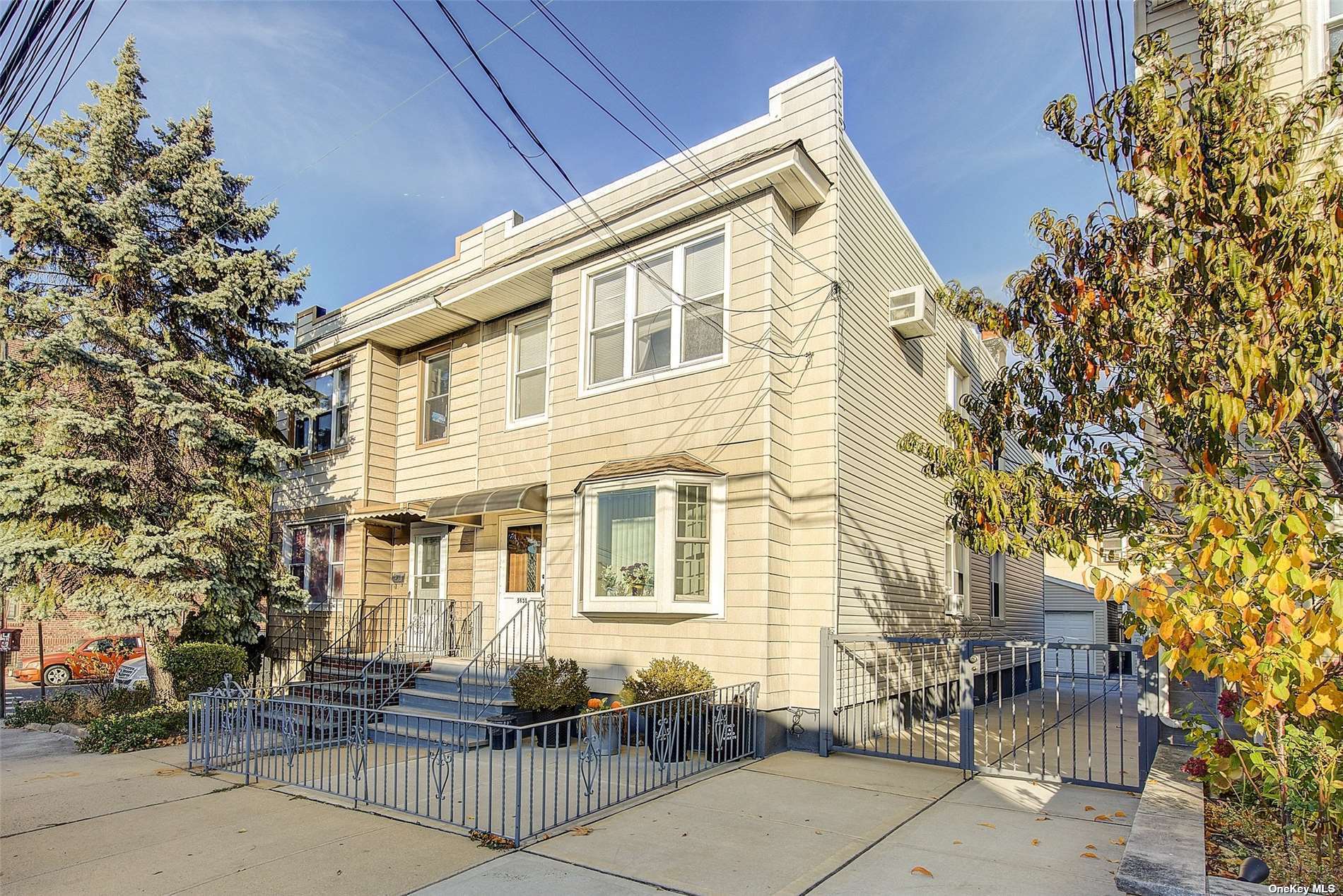 60th Lane, Maspeth, Queens, NY - 0.5 Bathrooms - 