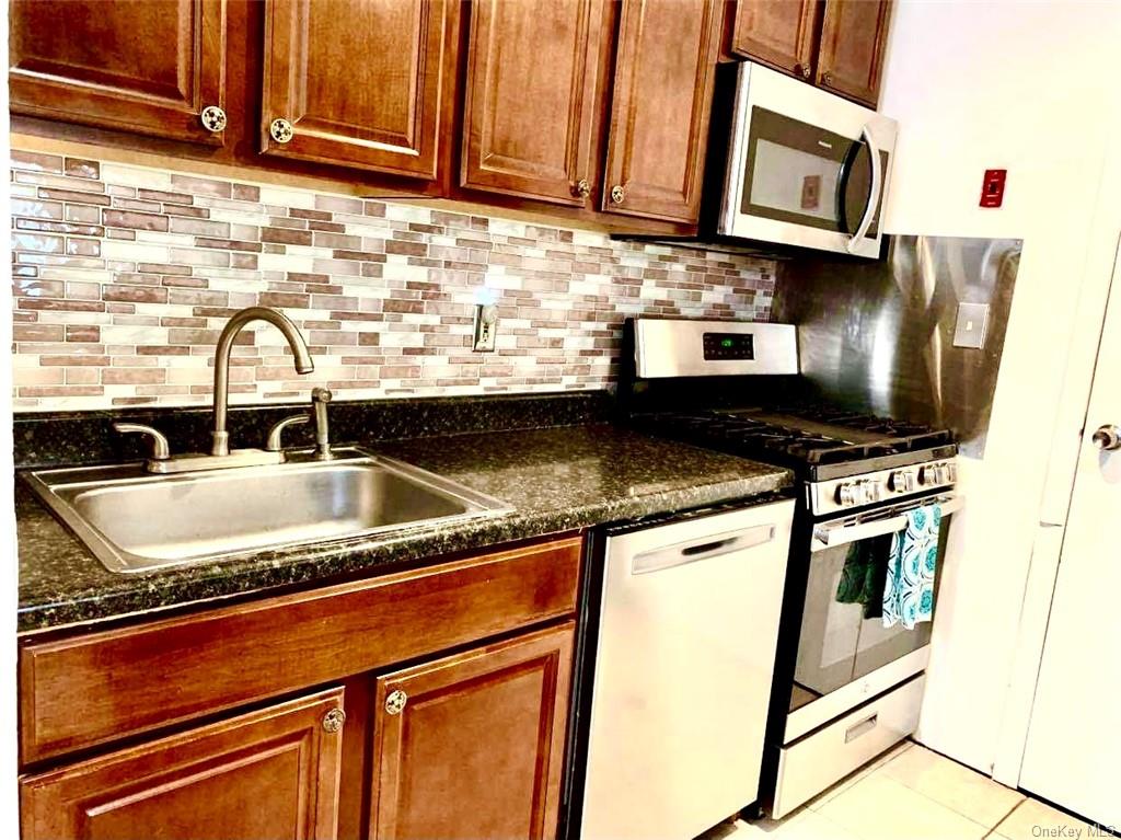 View Middletown, NY 10940 condo
