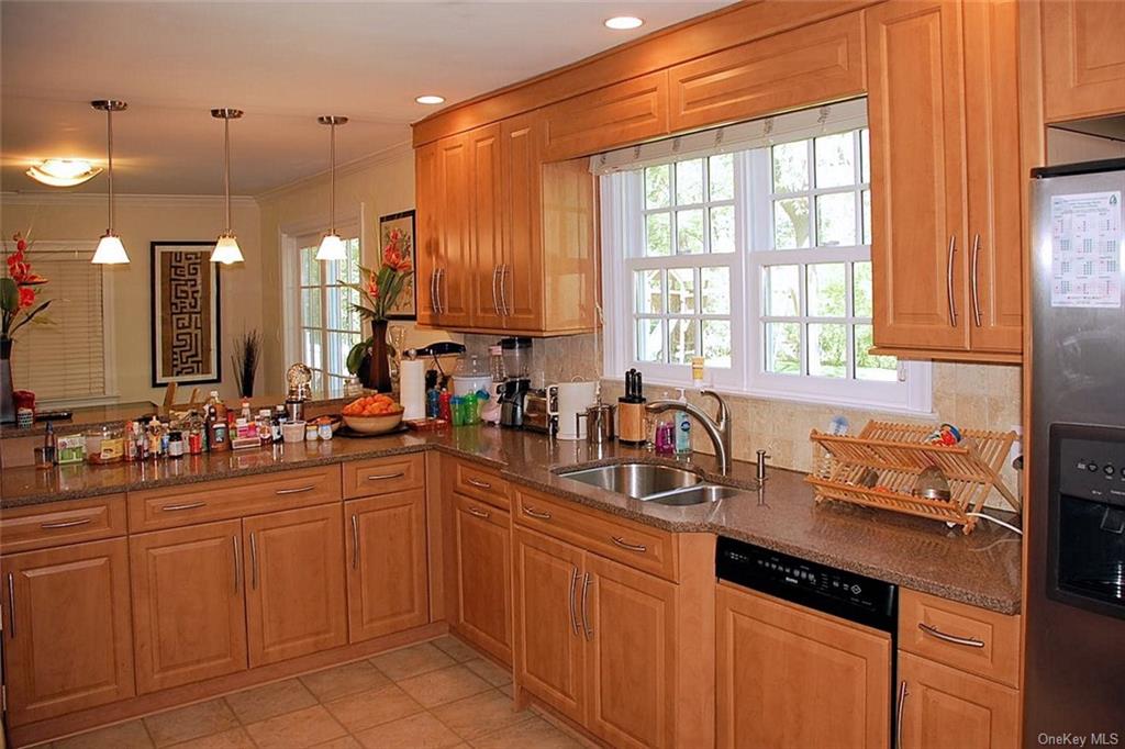 Photo 9 of 36 of 51 Mohegan Road house
