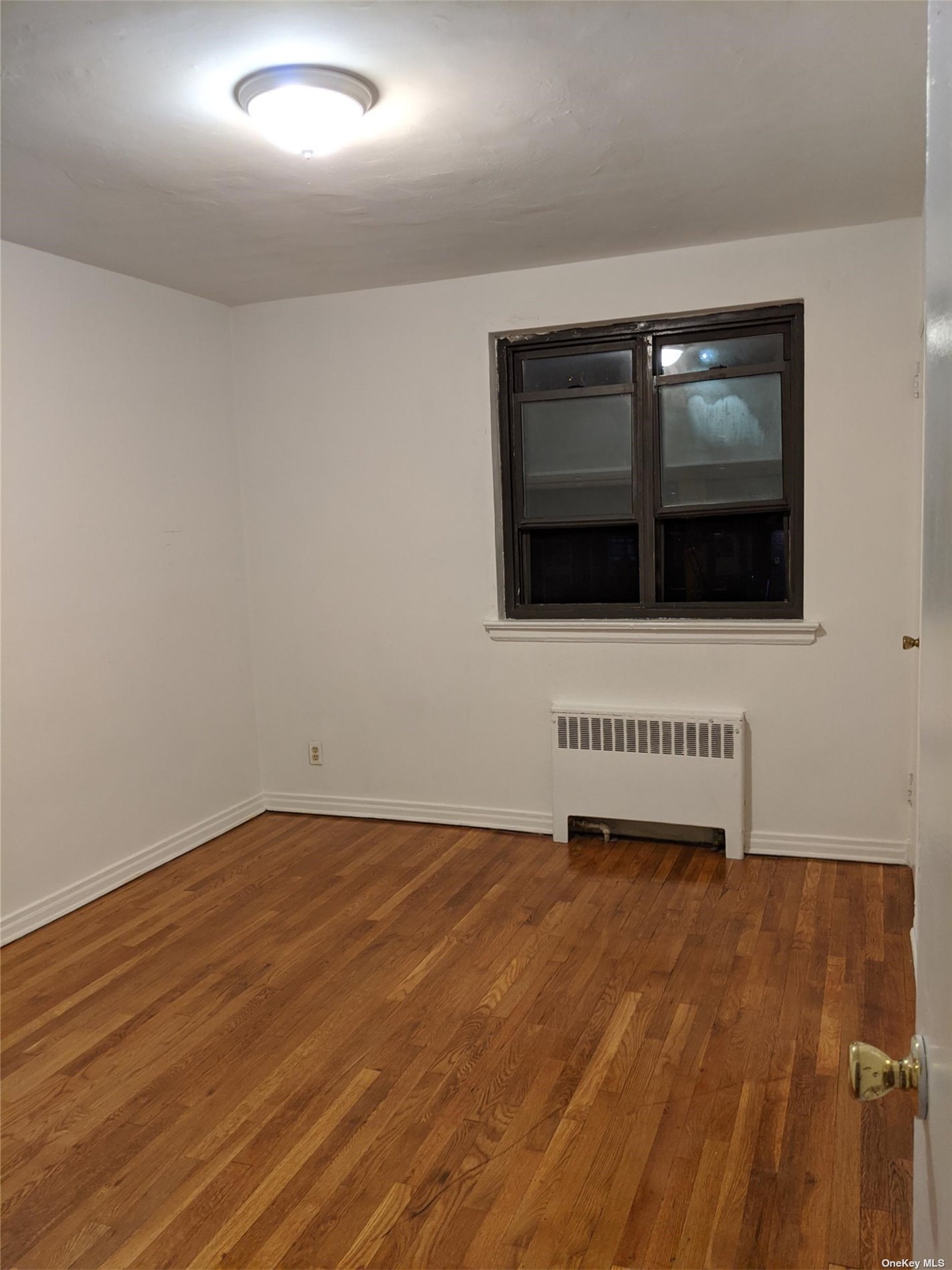 20202 Rocky Hill Road 2J2, Bayside, Queens, NY - 1 Bedrooms  
1 Bathrooms  
5 Rooms - 