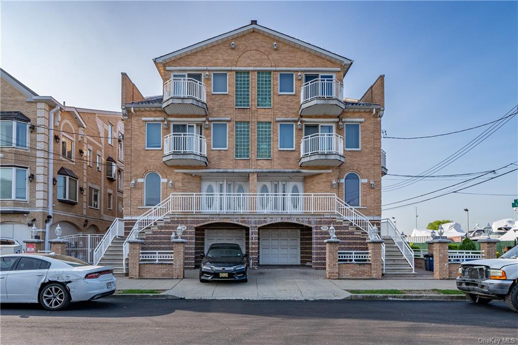 Property for Sale at 3176 Tierney Place, Bronx, New York - Bedrooms: 6 
Bathrooms: 5.5  - $1,599,999