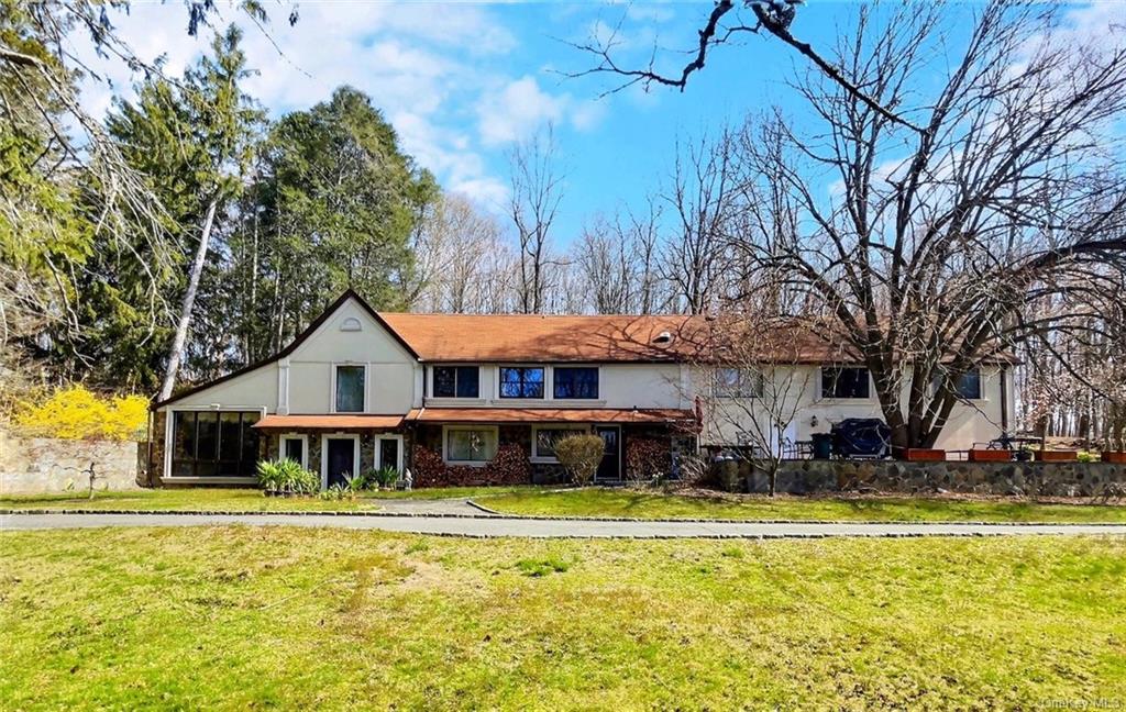 Photo 4 of 36 of 140 Crow Hill Road house