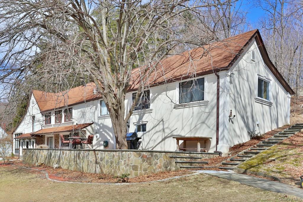 Photo 5 of 36 of 140 Crow Hill Road house
