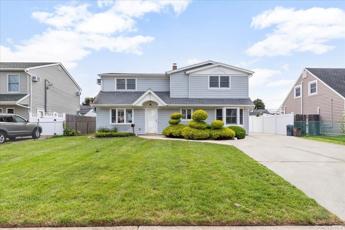 28 Harvest Lane, Levittown, New York image 1