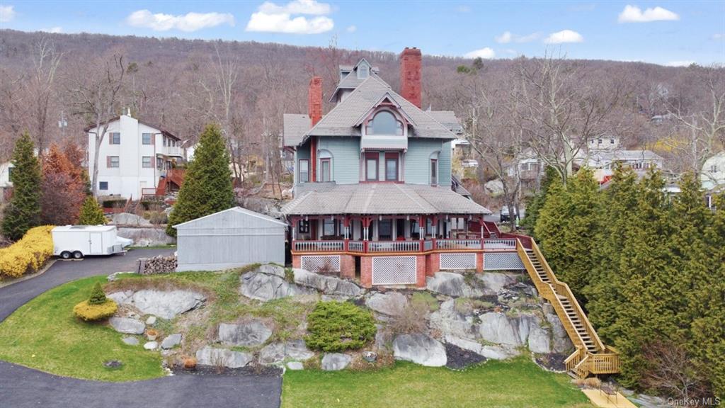 11 Lodge Drive, Greenwood Lake, New York - 8 Bedrooms  
3 Bathrooms  
12 Rooms - 