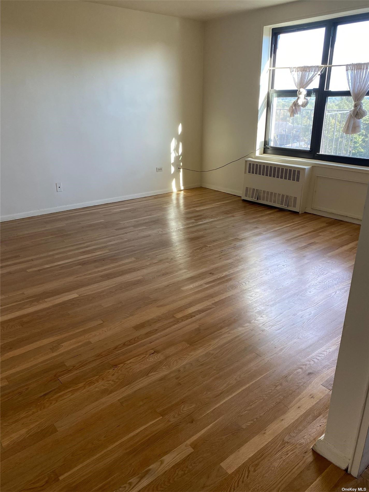 20910 41 Avenue #6R, Bayside, New York image 4