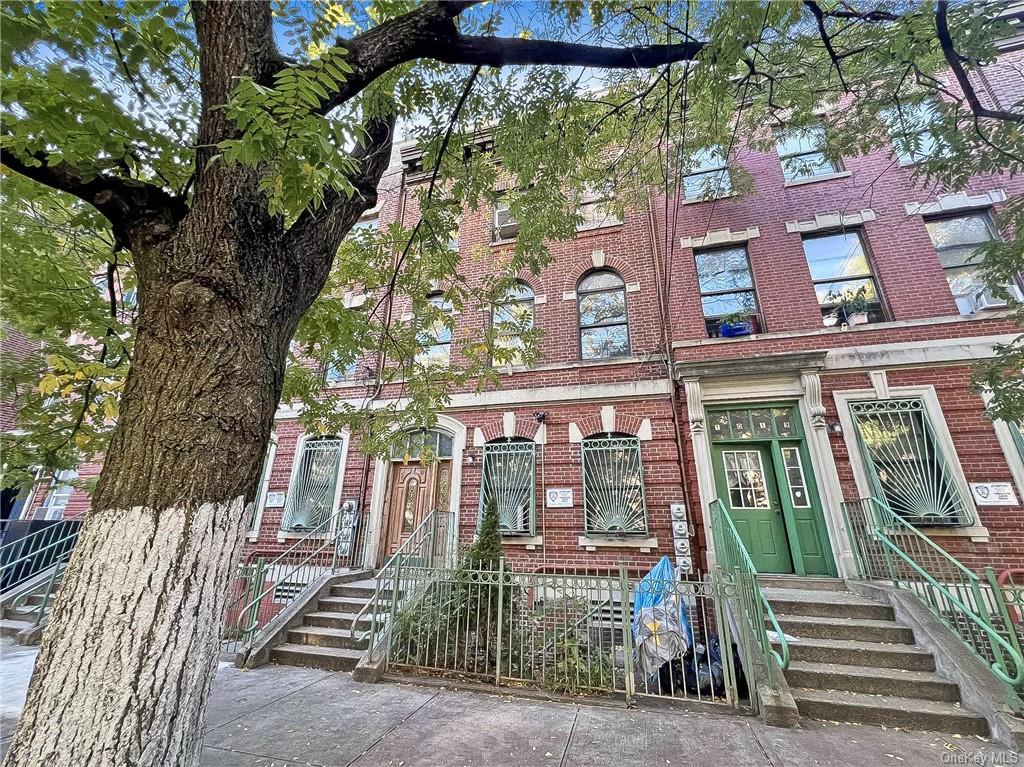 Property for Sale at 1017 Faile Street 1017B, Bronx, New York - Bedrooms: 2 
Bathrooms: 1 
Rooms: 4  - $260,000