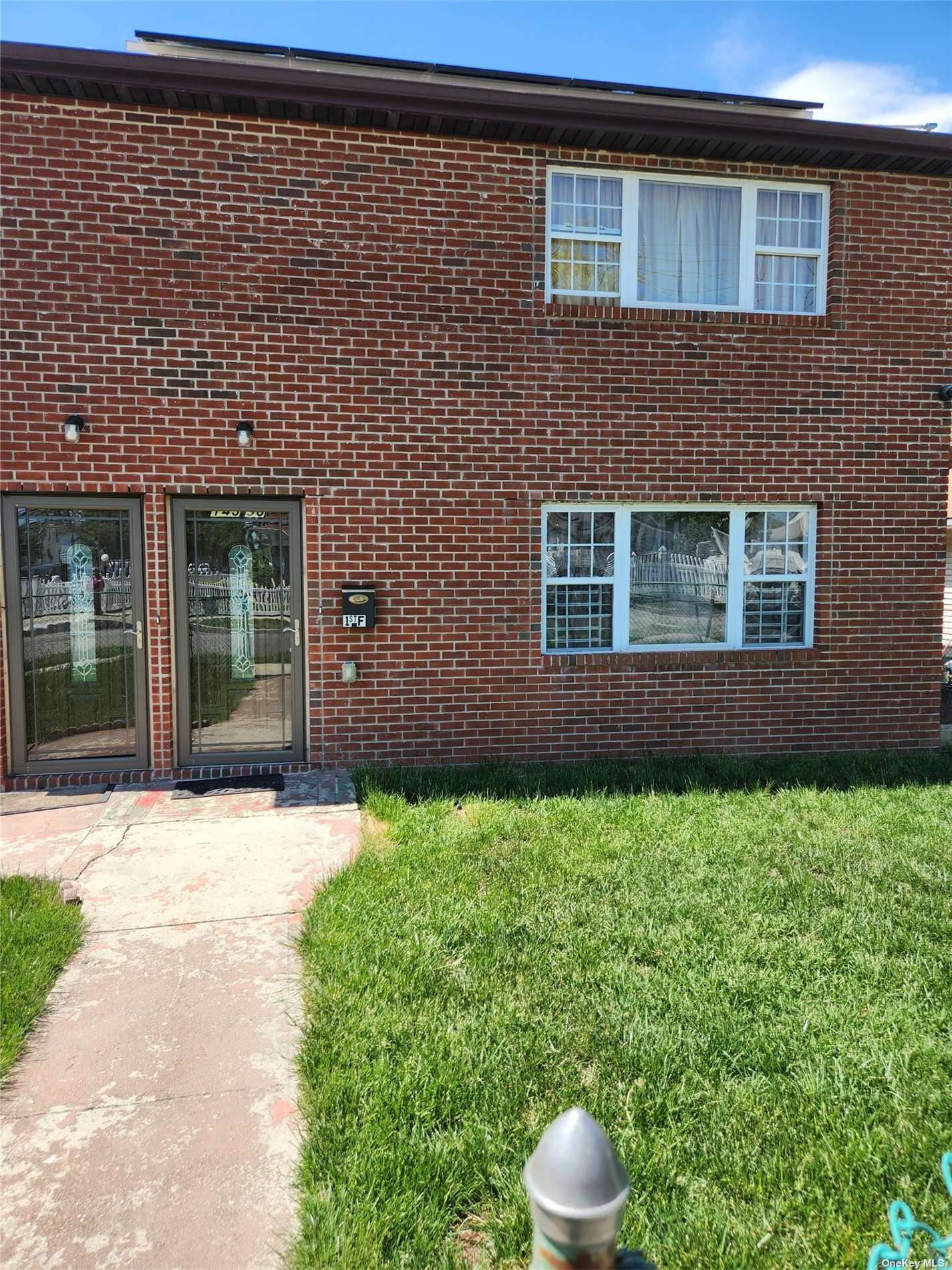 14598 222nd Street 1st Fl, Springfield Gardens, Queens, NY - 3 Bedrooms  
2 Bathrooms  
7 Rooms - 