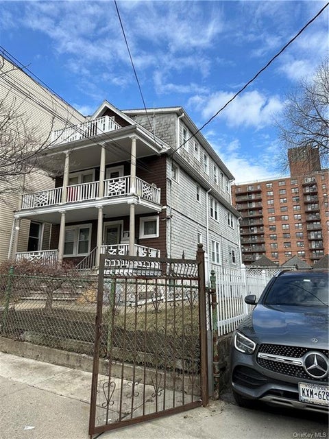 Multifamily For Sale - 849 E 232nd Street<br/> Bronx, NY 10466