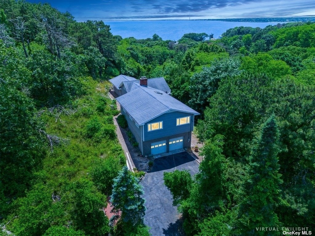 Property for Sale at 542 Montauk Hwy, Southampton, Hamptons, NY - Bedrooms: 3 
Bathrooms: 2  - $1,495,000