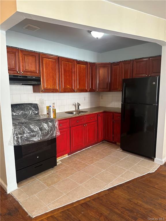 Belmont Avenue 3, Bronx, New York - 3 Bedrooms  
2 Bathrooms - 