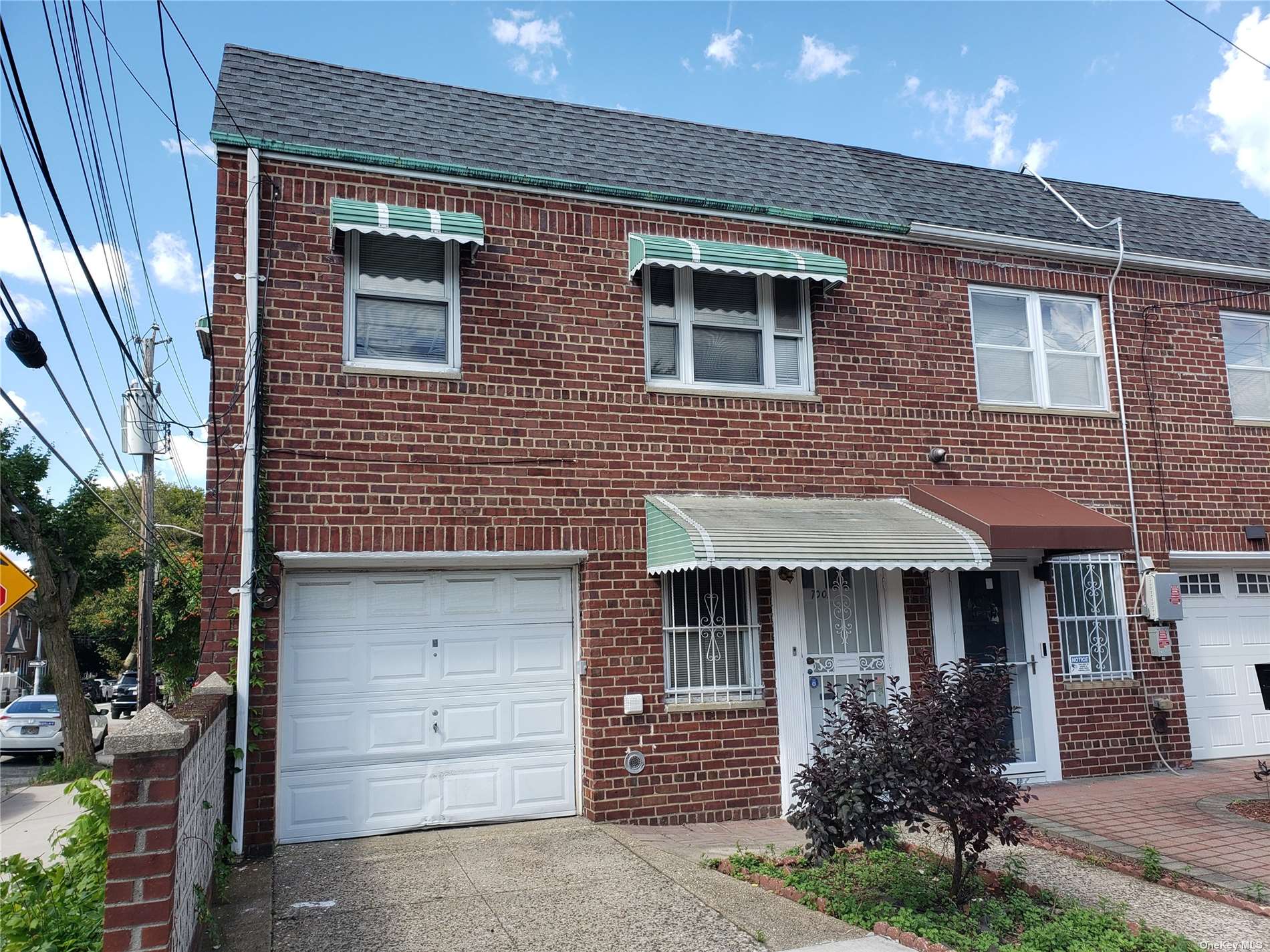 Property for Sale at 7001 Juniper Valley Road, Middle Village, Queens, NY - Bedrooms: 2 
Bathrooms: 2 
Rooms: 5  - $828,000