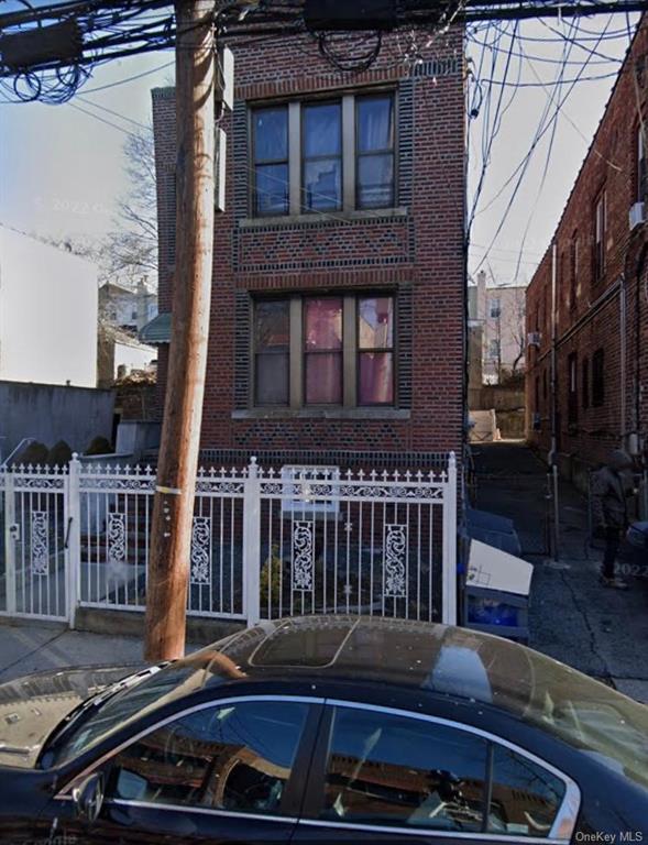 3306 Seymour Avenue, Bronx, New York - 1 Bedrooms  
1 Bathrooms  
3 Rooms - 