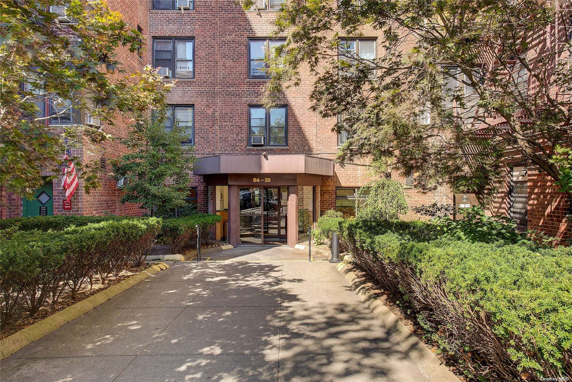 8425 Elmhurst Avenue 2N, Elmhurst, Queens, NY - 2 Bedrooms  
1 Bathrooms  
5 Rooms - 