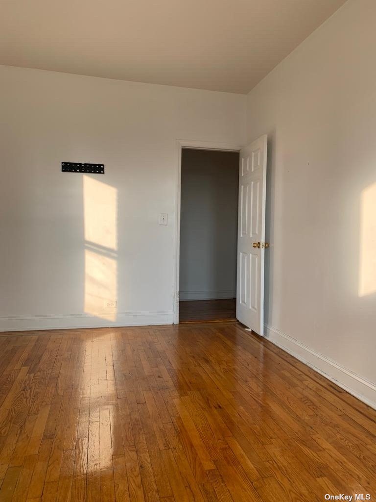 E 208 Street 5, Bronx, New York - 1 Bedrooms  
1 Bathrooms - 