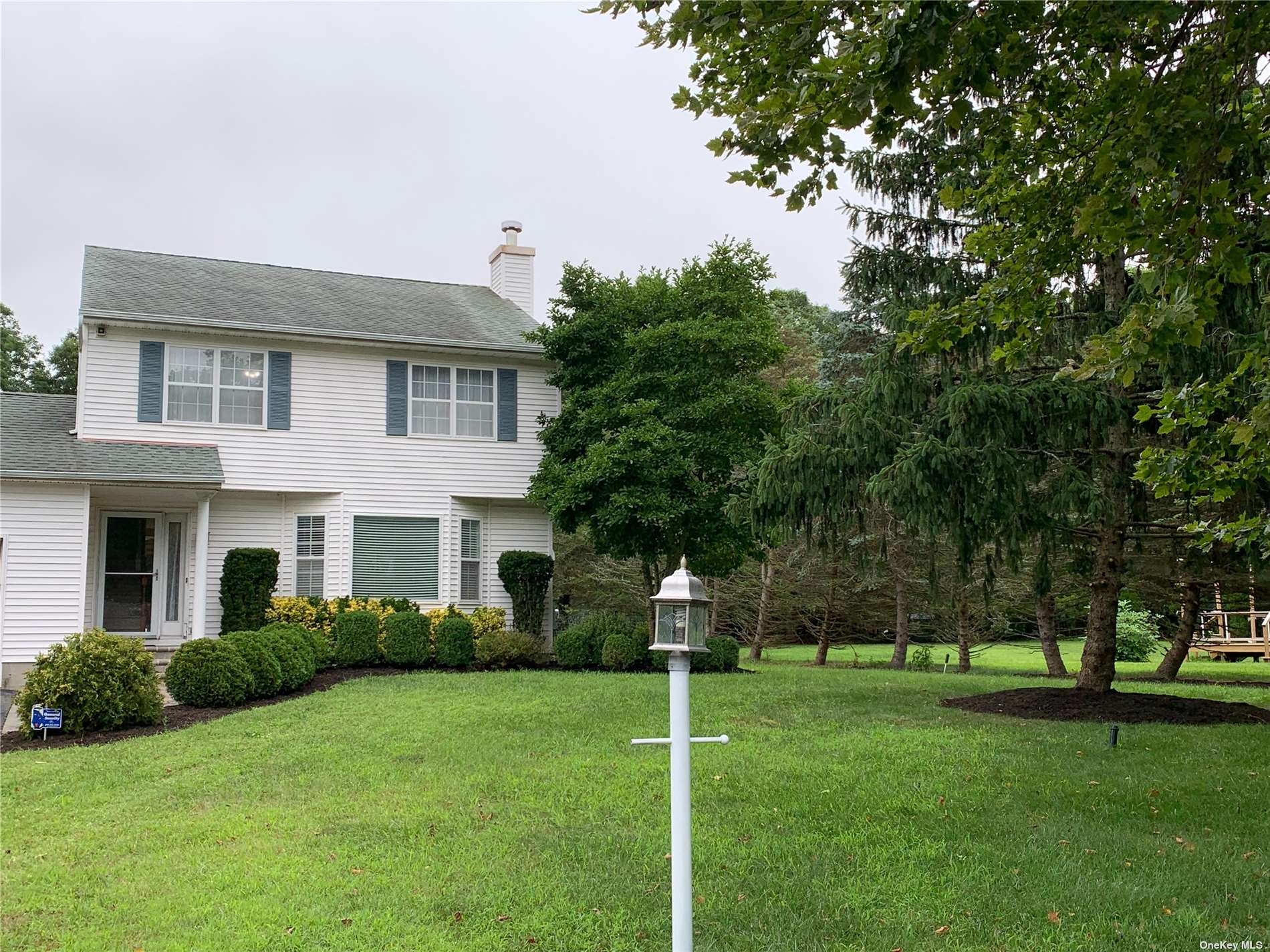 Photo 1 of 72 Fox Run Ln Ln, Riverhead, NY, $725,000, Web #: 3573507