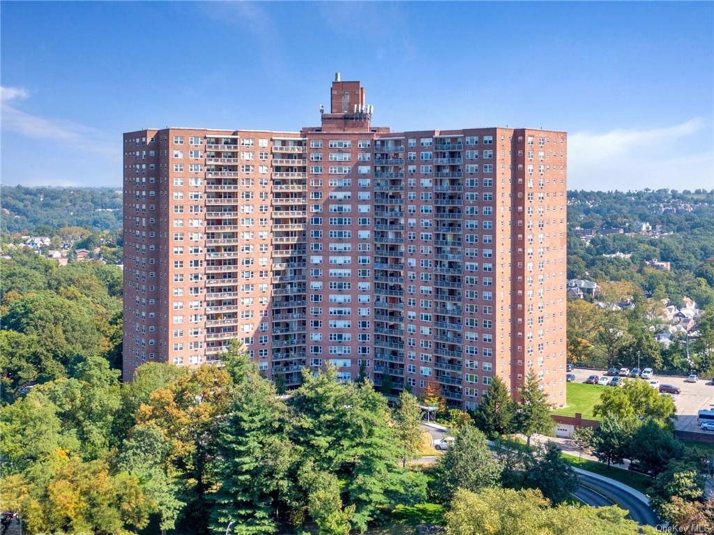 5800 Arlington Avenue 2W, Bronx, New York - 2 Bedrooms  
1 Bathrooms  
5 Rooms - 